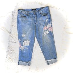 🌸 Cropped and cuffed boyfriend jeans 🌸